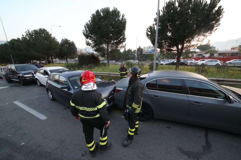 Aksident masiv, përplasen makinat lukzose të tifozëve shqiptarë (FOTO)