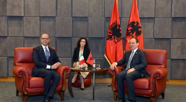 Nishani pret ministrin e jashtëm italian, Angelino Alfano