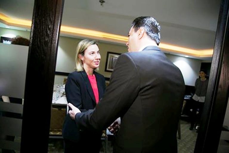 Basha nuk tërhiqet edhe pas takimit me Mogherinin: Nuk hyjmë në Parlament