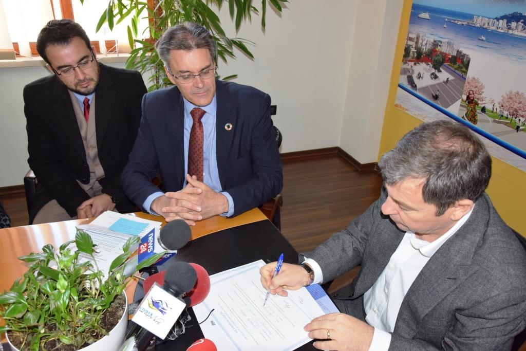 Dako nënshkruan kartën evropiane për barazi të grave dhe burrave në jetën vendore