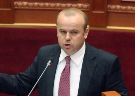 Zbardhet arsyeja, pse e dorëzoi mandatin deputeti socialist