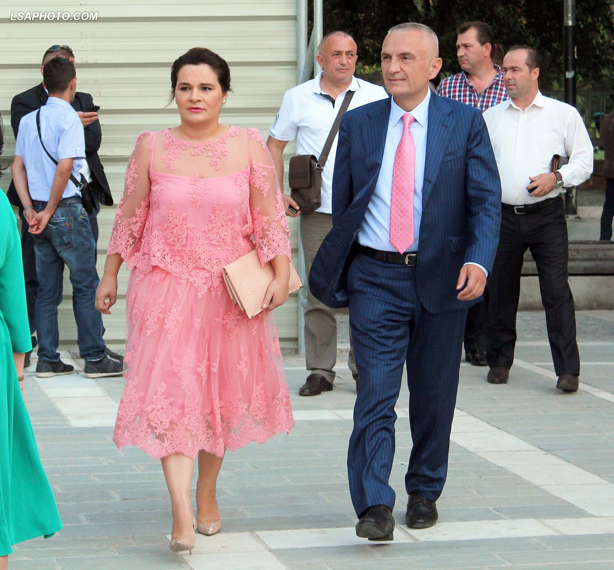 Monika Kryemadhi bind Ilir Metën/ LSI del sot me këtë program