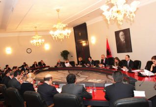 Qeveria Rama përmbys raportet gjinore