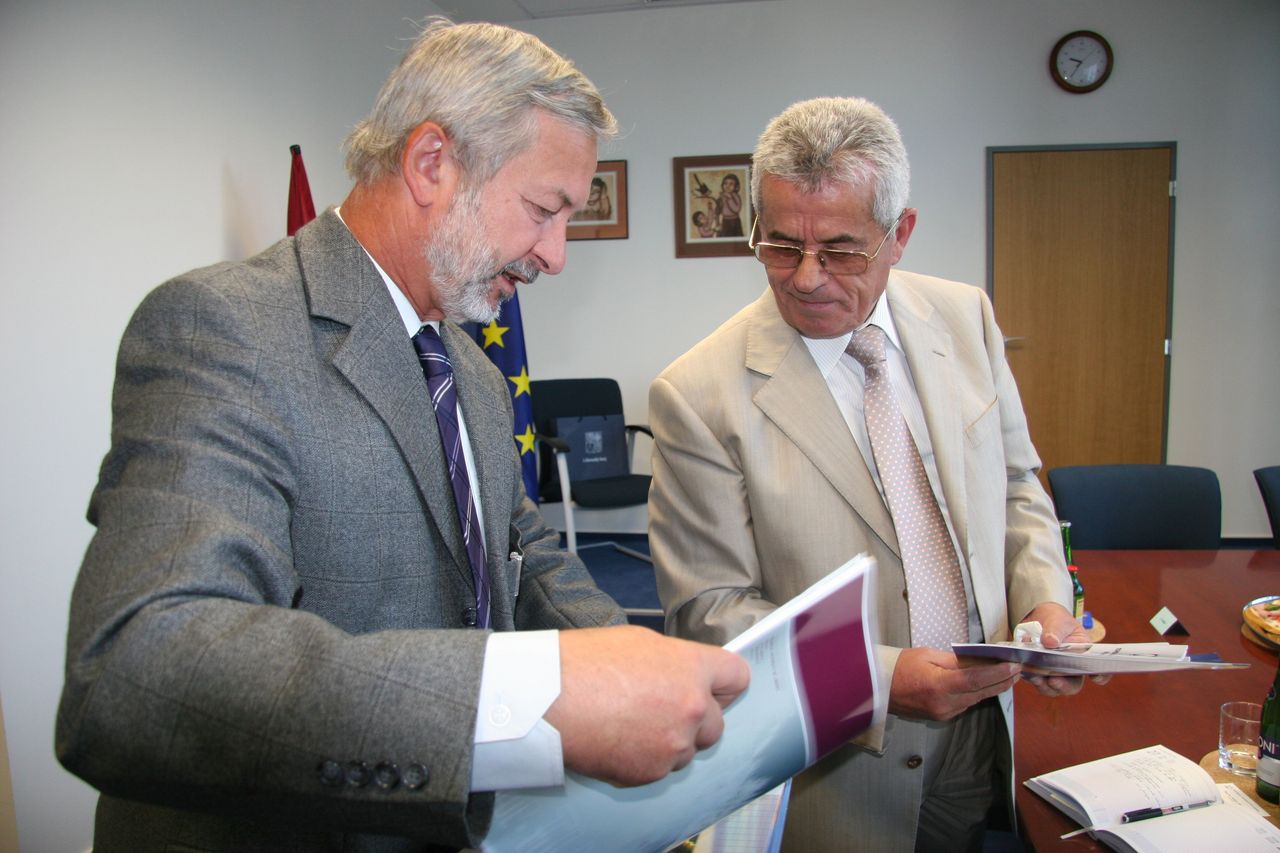 “Si vdiqën ish-ambasadori durrsak, Qazim Tepshi dhe dëshmitari i aferës së CEZ-it”