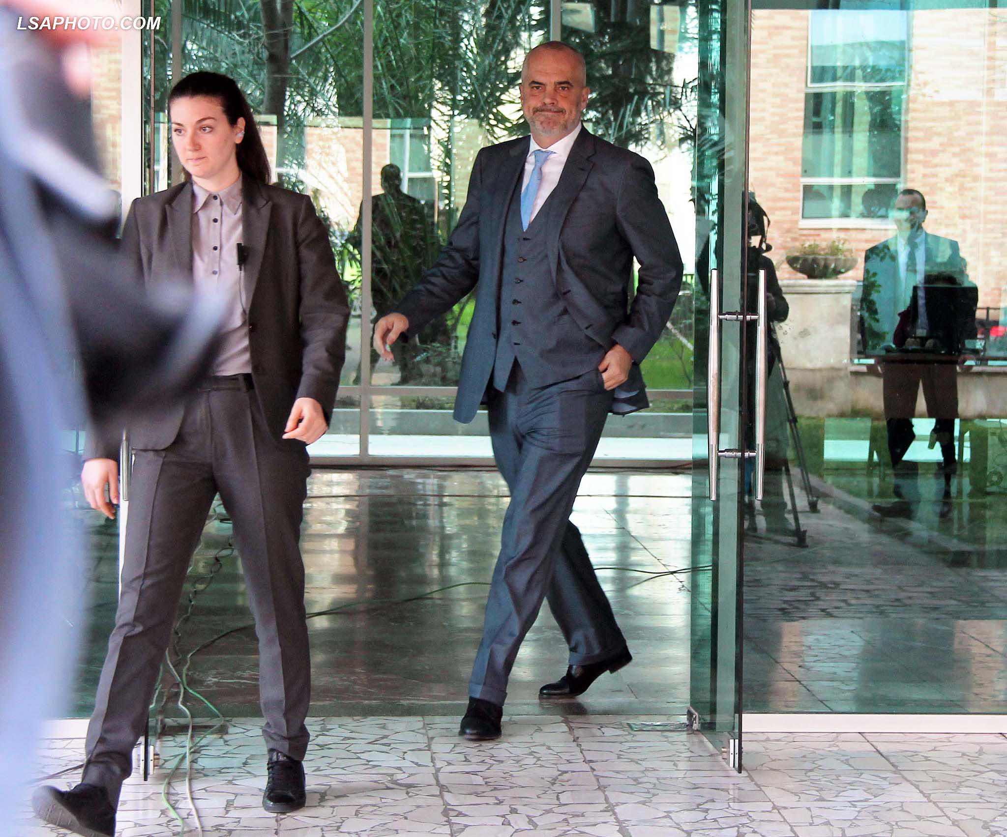 Shkarkimet/ Rama mbledh Kryesinë e PS, kush do t’i zëvendësojë ministrat