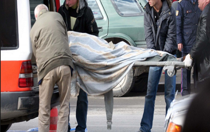 Vret veten me automatik i riu para shtëpisë