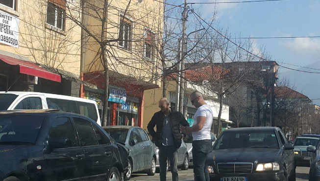 Aksidentohet aktori i “Portokallisë”. Policia: S’dimë gjë, na ka ardhur ministri për vizitë (FOTO)