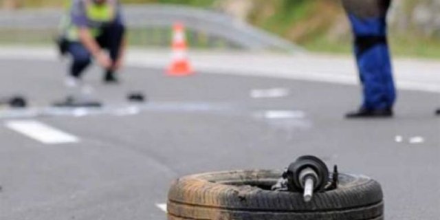 Aksident i rëndë/ Dy automjete përplasen kokë më kokë, 4 të plagosur