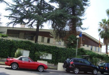 Vdes brenda banesës në Tiranë diplomati gjerman