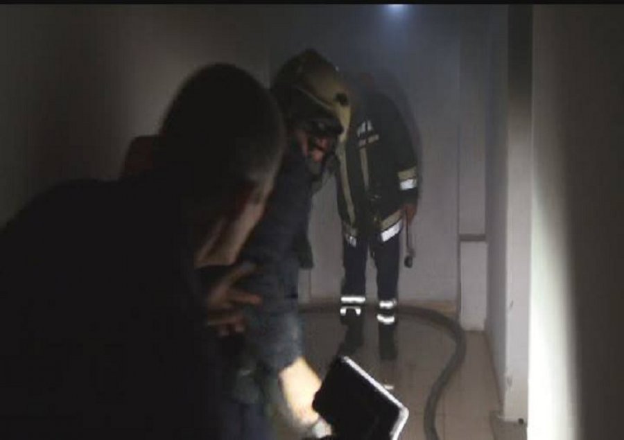 Digjet shtëpia e biznesmenit, dyshohet se u grabit pastaj iu vu flaka (FOTO)