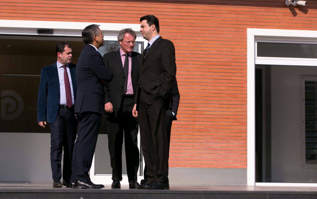 Çfarë ndodhi në drekën e Lulzim Bashës me ambasadorët e BE?