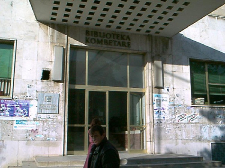 Bie zjarri te Biblioteka Kombëtare