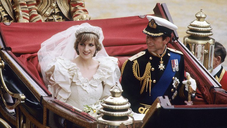 Ja çfarë ka ndodhur një natë para dasmës së Princit Charles me Diana-n (FOTO)