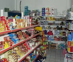 Durrsakut i sekuestrojnë produkte të jashtëligjshme në dyqan