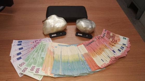 Çifti shqiptar prangoset prej pushimeve romantike…