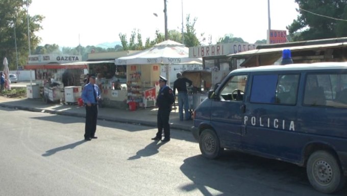 Shijaksi bën “trimin” me policinë bashkiake në Durrës