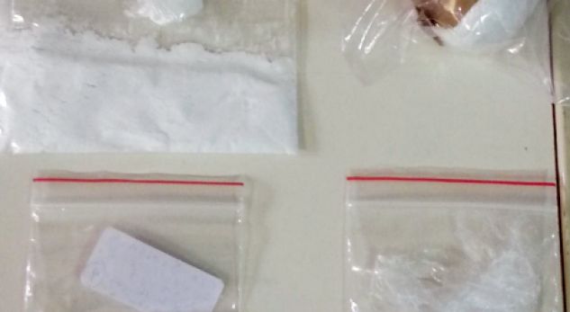 Kapet shqiptari i shumëkërkuar me 40 kg drogë dhe armë