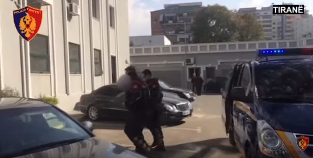 “Jam Shullazi”, si u kërcënua me vdekje biznesmeni nga dy gjobëvënësit