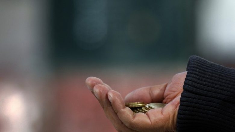 Zbulohet mashtrimi i kreut të fondacionit dhe vullnetareve, merrnin para për të varfërit por…