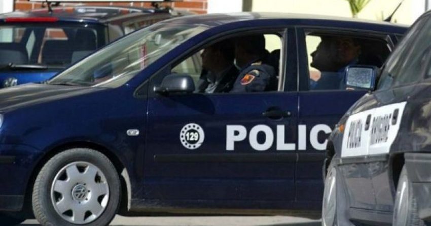 Çmendet familja, dy vëllezërit sherr me Shotgun për gratë