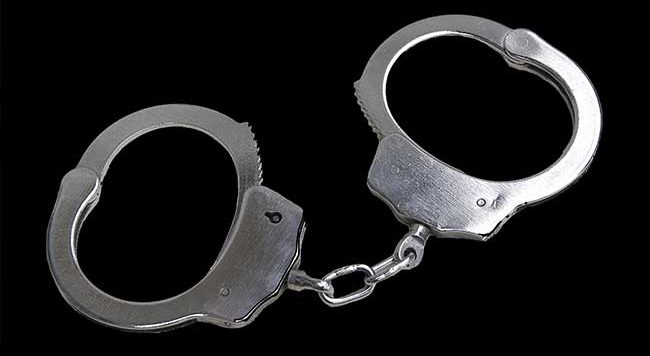 Kapen me heroinë dhe pistoletë, pranga dy personave