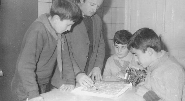 Kur pionerët e shkollës “Met Hasa” në Durrës krijonin radion e parë shqiptare