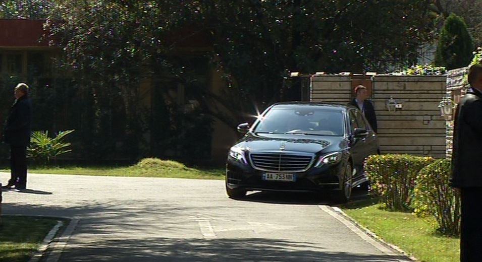 Rama mbledh ambasadorët e BE, i pranishëm edhe Lu