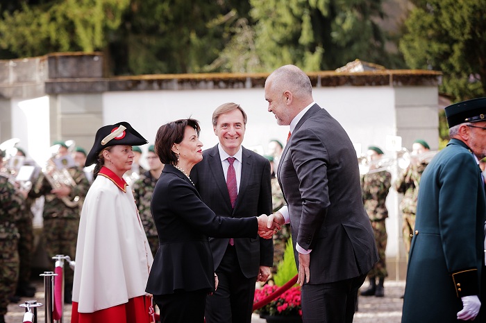 Dako shoqëron Ramën në Zvicër, nënshkruhen dy marrëveshje