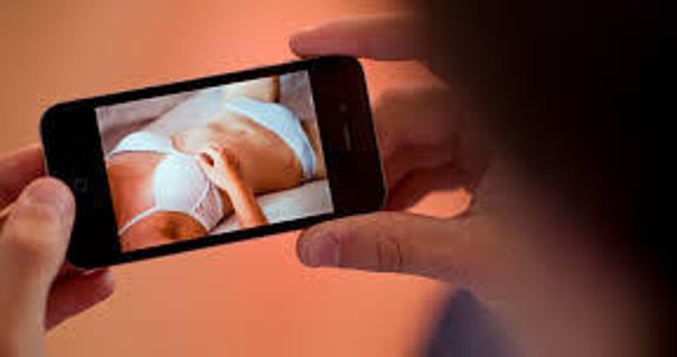 “200 mijë lekë ose publikova fotot”, dënohet studenti nga Durrësi