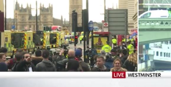 Burri bën selfie në vendin e sulmit në Londër (VIDEO)