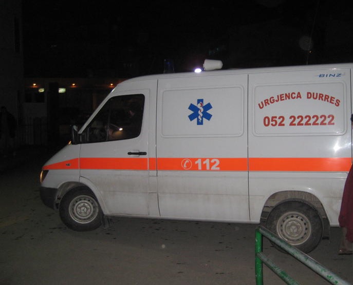 Ndriçuesi i vilës i kushton shumë 32-vjeçarit nga Durrësi