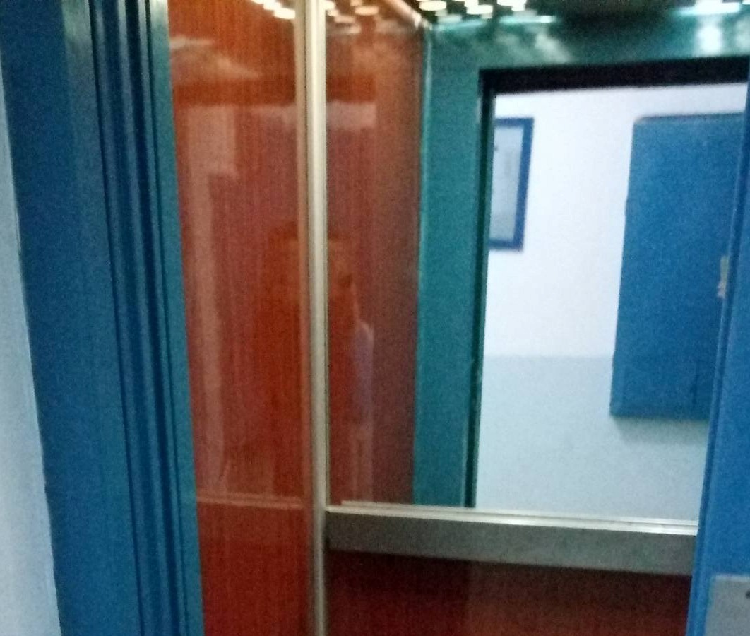 Durrës, veprimi skandaloz i banorëve në ashensorin e pallatit (FOTO)
