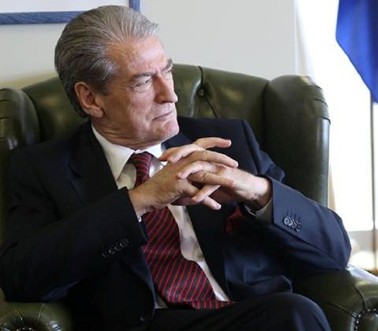 Berisha tregon se kujt i përket skafi me 1 ton drogë, është vëllai i ministrit