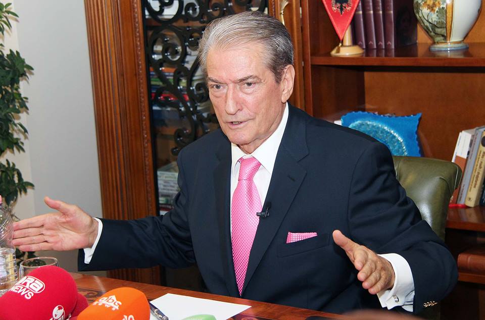 Berisha: Ja pse e kërcënon Rama Europën me bashkim me Kosovën