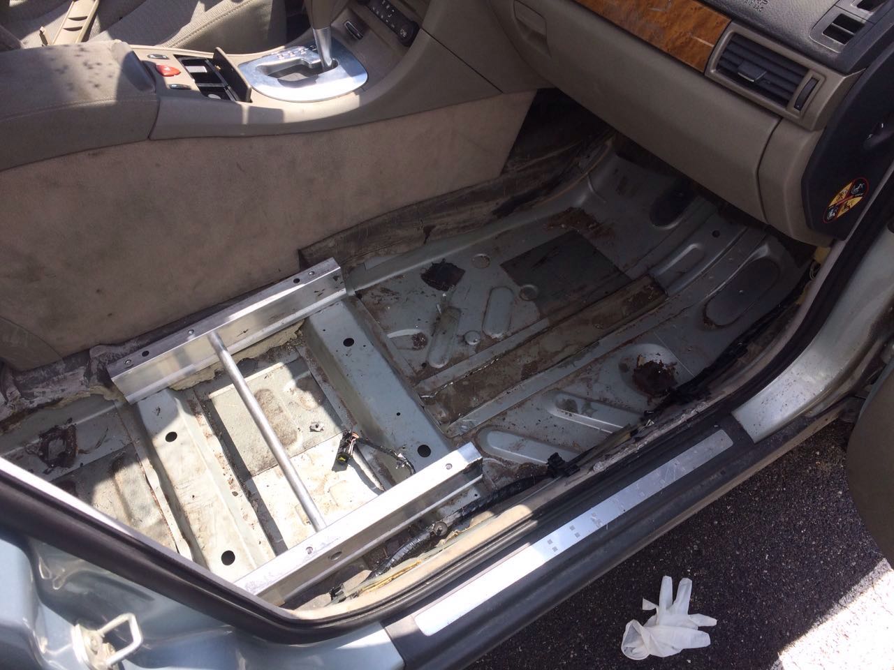 EMRAT/ “Parkingu” arreston 3 të rinj nga Durrësi, një në kërkim (FOTO)