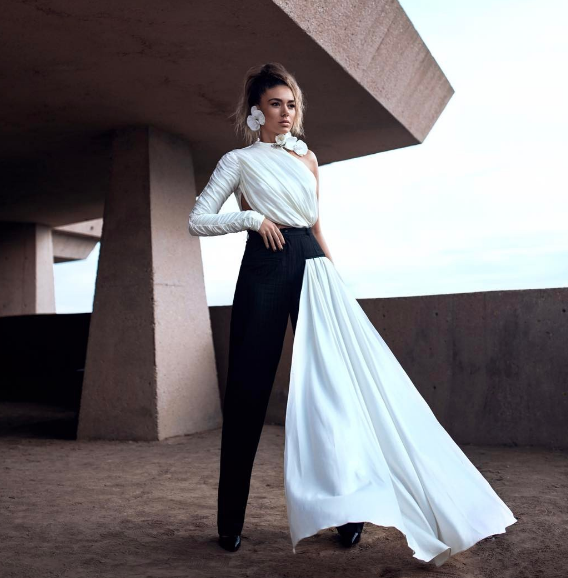 Jeta përrallore e Elvanës në SHBA, grimierja i zbardh misterin