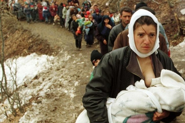 Gruaja simbol i eksodit kosovar: E futëm vajzën në furrë, menduam se vdiq