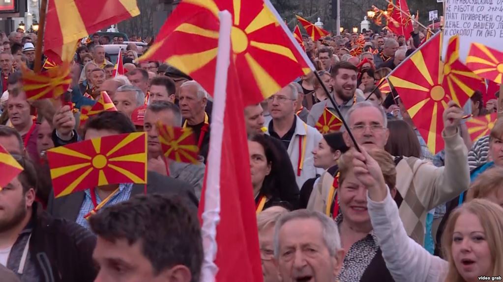 Protesta në Shkup kundër gjuhës shqipe