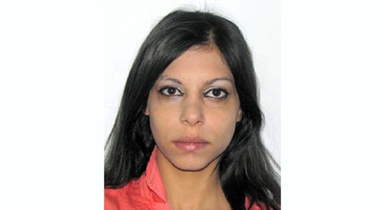 Thikë pas shpine të dashurit, kapet vajza që me uniformë policie vodhi shtëpinë e biznesmenit