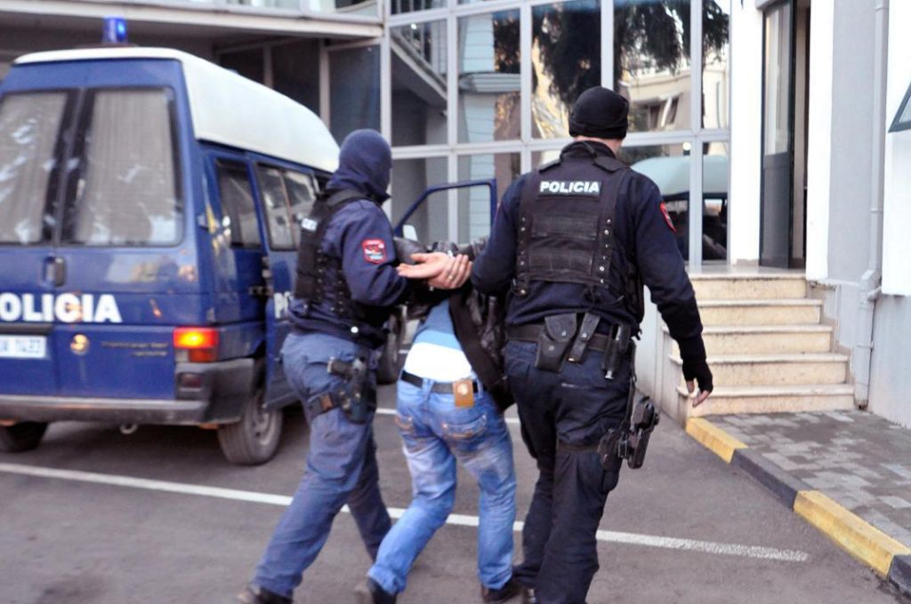 Arrestohen për kontrabandë në portin e Durrësit 3 shtetas, një në kërkim