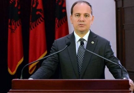 Presidenti Nishani ndërmjetëson takimin Rama-Basha për zgjidhjen e krizës