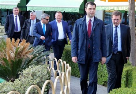 Ç’do të bëjë Basha para se të vijë në Tiranë negociatori i Merkel