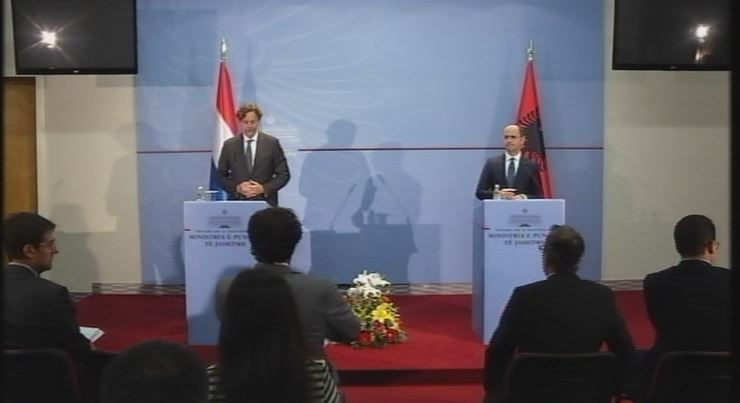 Ministri holandez në Tiranë: Mos aplikoni për azil! Nuk ju mirëpresim