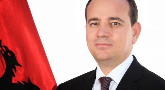 Shuhet Françesk Radi, Nishani: Muzikës do i mungojë tekstshkruesi gjenial!