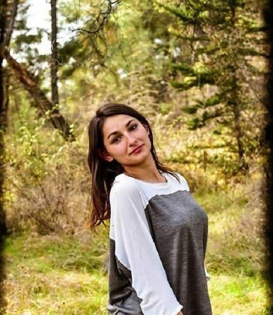 Arratia me të dashurin/ Ja kush është vajza që alarmoi familjen e policinë