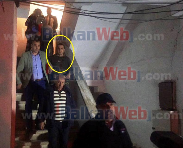 I sëmuri mendor plagos fqinjin me thikë