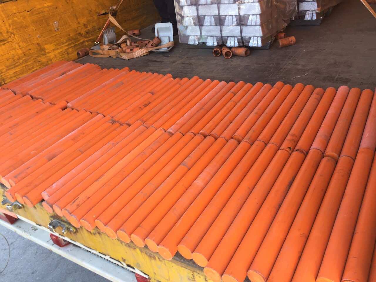 Shqiptarët shpikje tjetër për të fshehur drogën, zbulohen 71 kg kanabis në… (FOTO & VIDEO)