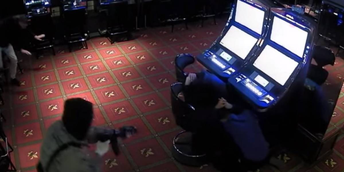 Grabitet një kazino nga dy persona