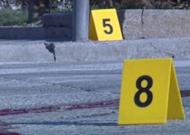 Përplaset me murin në Durrës, një i aksidentuar