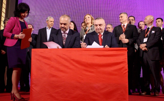 Dy 1 prillët e ndryshëm të Metës